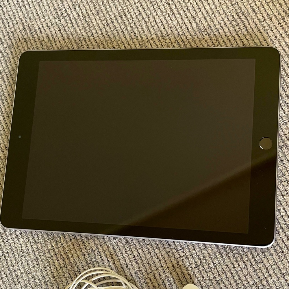 iPad Gen6 32GB Space Gray